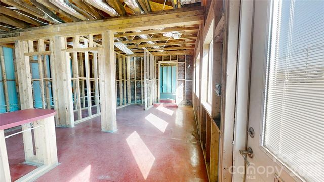 2303 E Main Street, Lincolnton, NC 28092