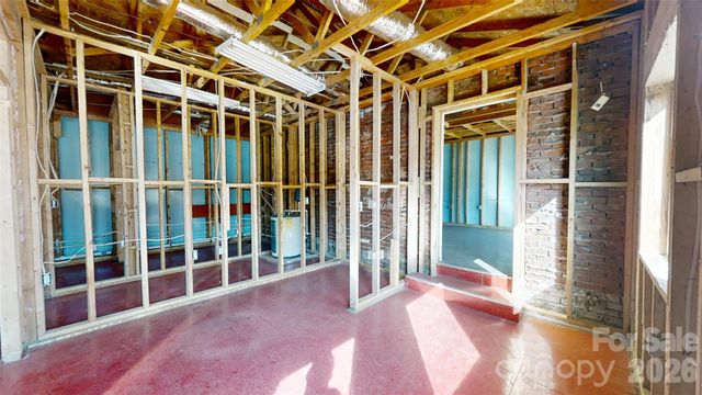 2303 E Main Street, Lincolnton, NC 28092