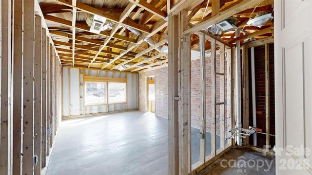 2303 E Main Street, Lincolnton, NC 28092