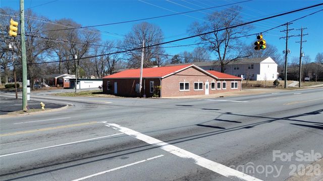 2303 E Main Street, Lincolnton, NC 28092