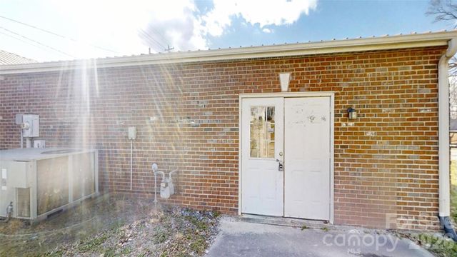 2303 E Main Street, Lincolnton, NC 28092