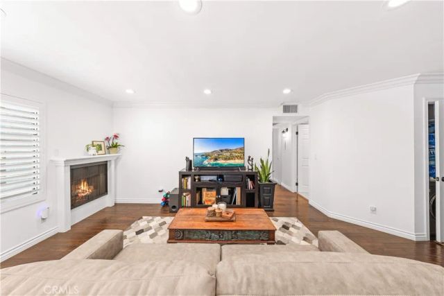 4211 Arch 103, Studio City, CA 91604