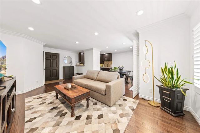 4211 Arch 103, Studio City, CA 91604