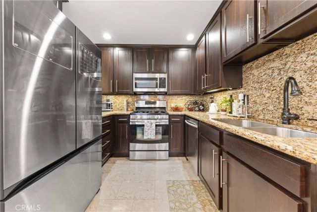 4211 Arch 103, Studio City, CA 91604