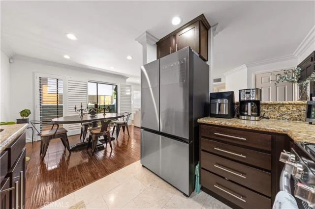 4211 Arch 103, Studio City, CA 91604