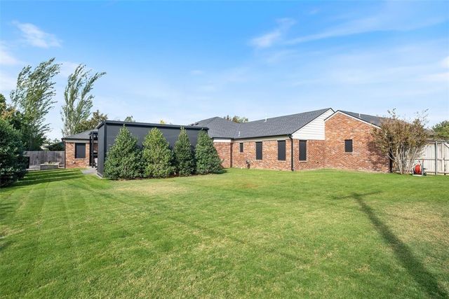 1708 Randel Road, Nichols Hills, OK 73116