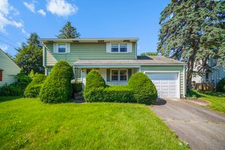 161 Columba St, Chicopee, MA 01020