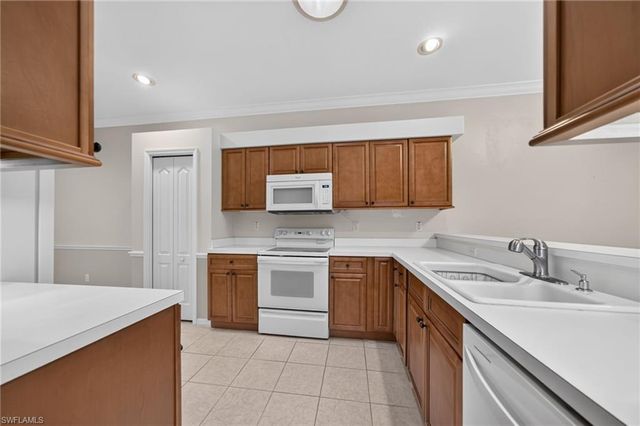 20659 Country Barn DR, Estero, FL 33928