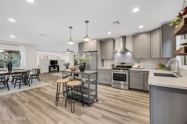 2620 E Copper Street, Tucson, AZ 85716