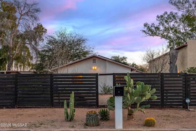 2620 E Copper Street, Tucson, AZ 85716