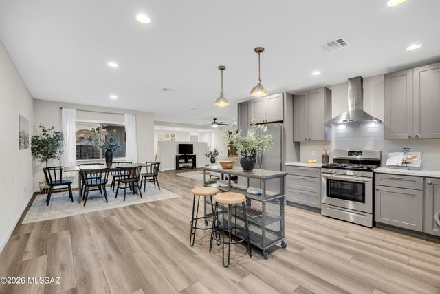 2620 E Copper Street, Tucson, AZ 85716