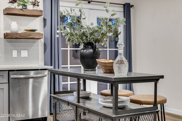 2620 E Copper Street, Tucson, AZ 85716