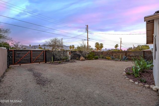 2620 E Copper Street, Tucson, AZ 85716