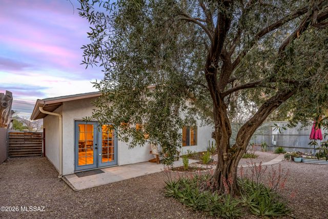 2620 E Copper Street, Tucson, AZ 85716