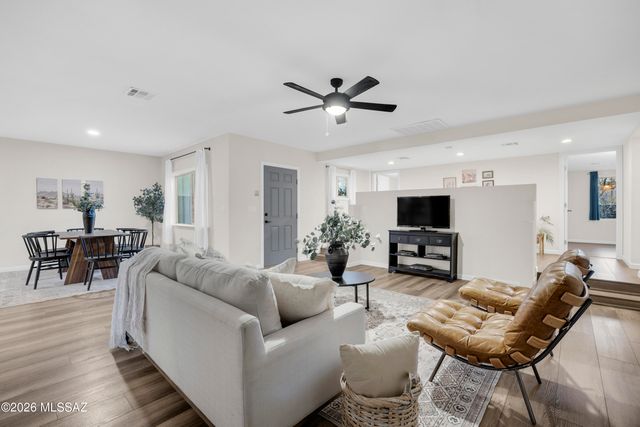 2620 E Copper Street, Tucson, AZ 85716