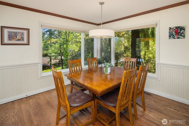 7066 92nd Avenue SE, Mercer Island, WA 98040