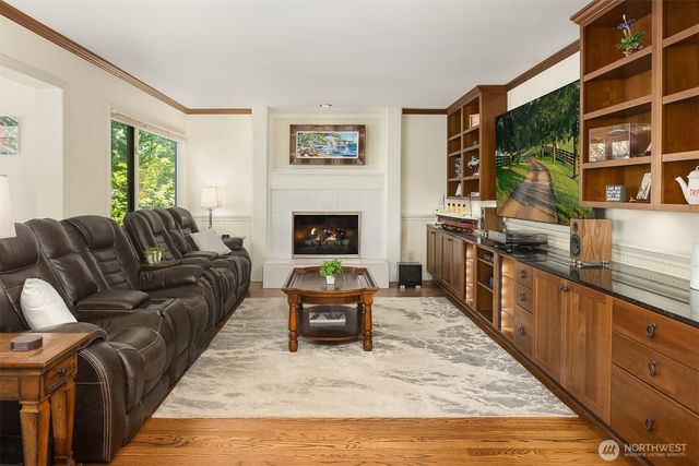 7066 92nd Avenue SE, Mercer Island, WA 98040