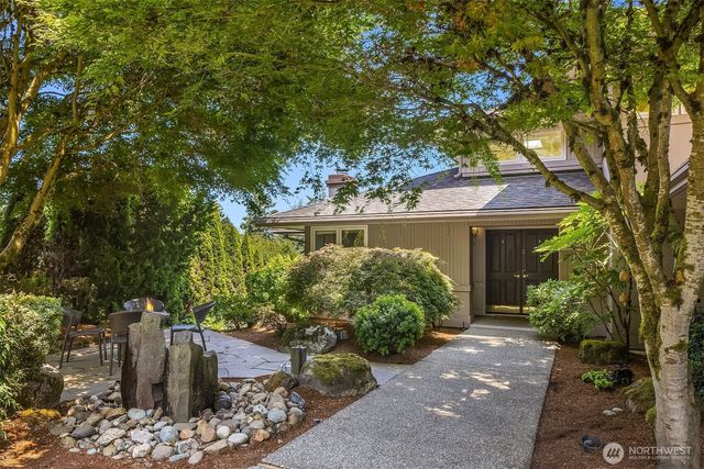 7066 92nd Avenue SE, Mercer Island, WA 98040