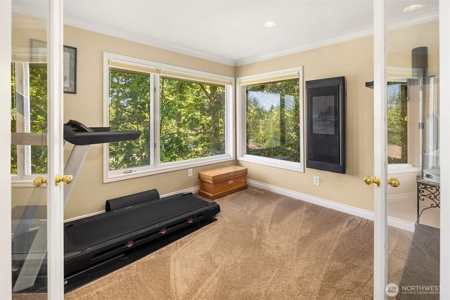 7066 92nd Avenue SE, Mercer Island, WA 98040