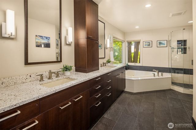 7066 92nd Avenue SE, Mercer Island, WA 98040
