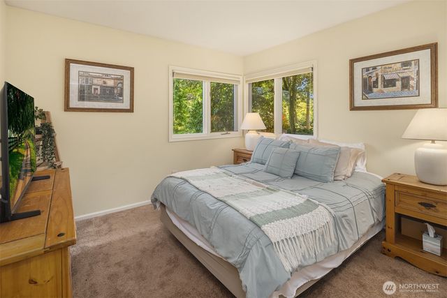 7066 92nd Avenue SE, Mercer Island, WA 98040