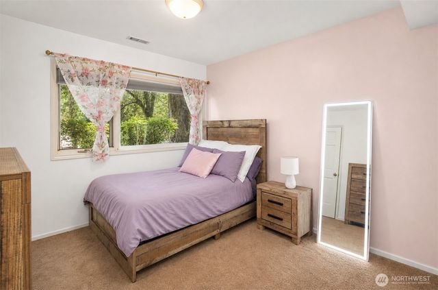 7066 92nd Avenue SE, Mercer Island, WA 98040