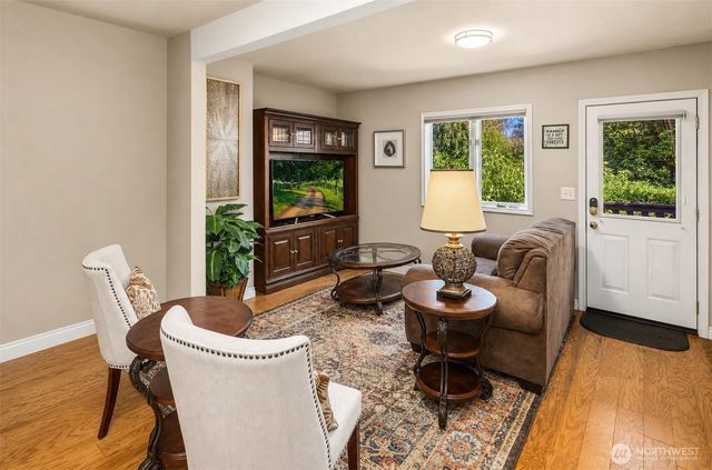 7066 92nd Avenue SE, Mercer Island, WA 98040