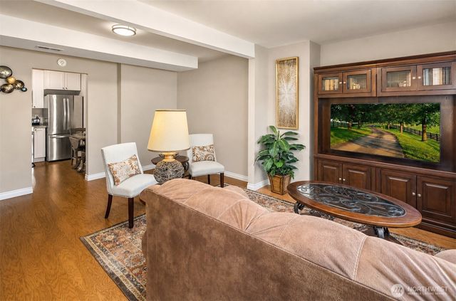 7066 92nd Avenue SE, Mercer Island, WA 98040