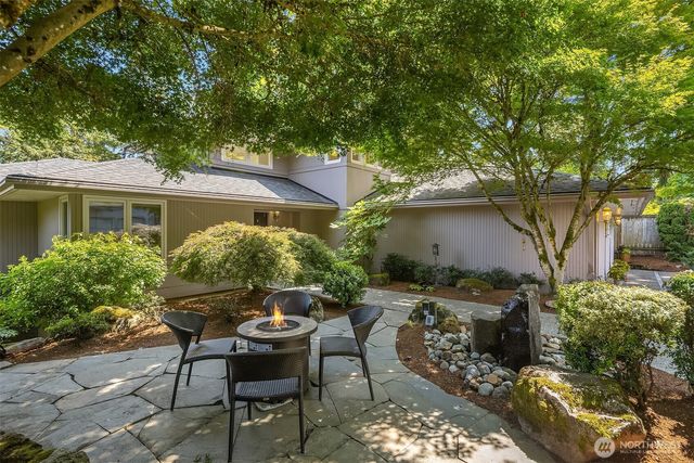 7066 92nd Avenue SE, Mercer Island, WA 98040