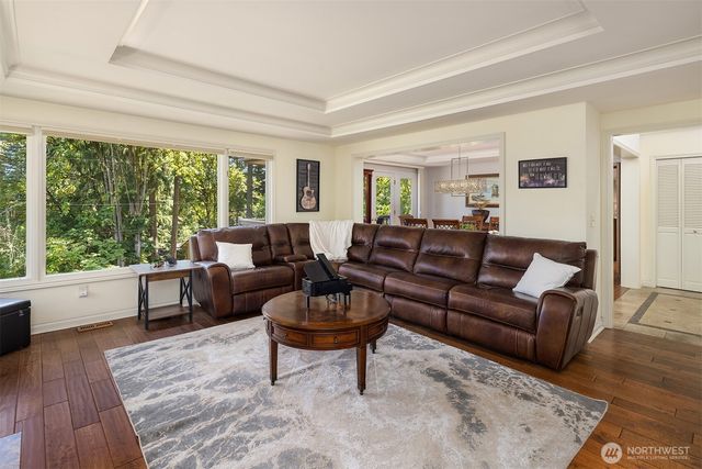 7066 92nd Avenue SE, Mercer Island, WA 98040