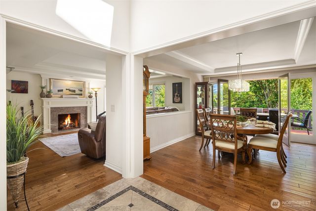 7066 92nd Avenue SE, Mercer Island, WA 98040
