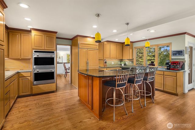 7066 92nd Avenue SE, Mercer Island, WA 98040