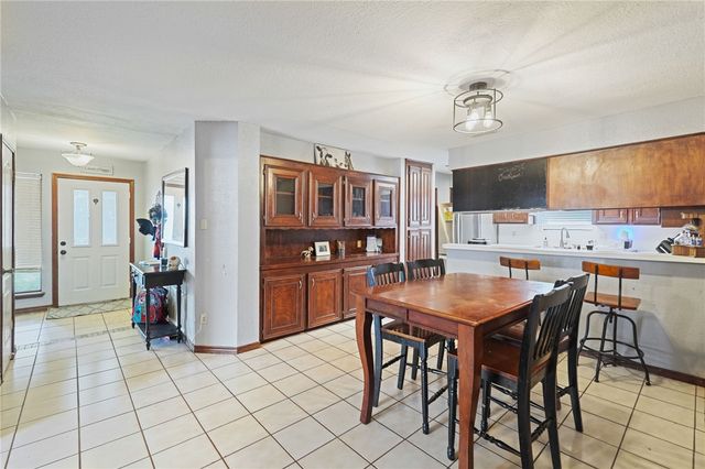 7037 Sun Wood Dr, Corpus Christi, TX 78413