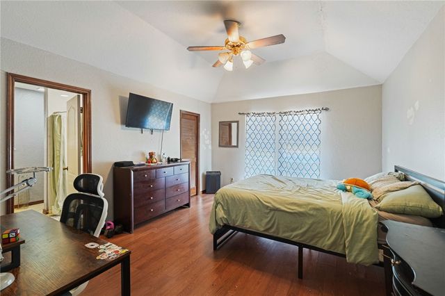 7037 Sun Wood Dr, Corpus Christi, TX 78413
