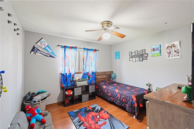 7037 Sun Wood Dr, Corpus Christi, TX 78413