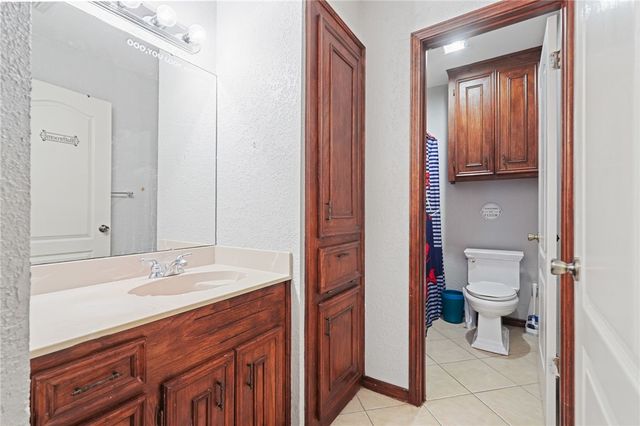 7037 Sun Wood Dr, Corpus Christi, TX 78413