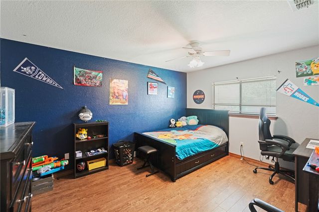 7037 Sun Wood Dr, Corpus Christi, TX 78413