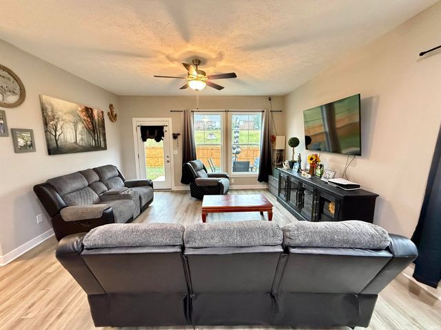 1165 Helen Court, Boonville, IN 47601