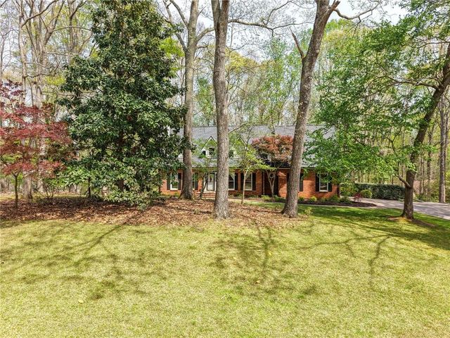 502 Riverview Court, Woodstock, GA 30188