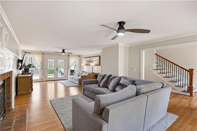 502 Riverview Court, Woodstock, GA 30188