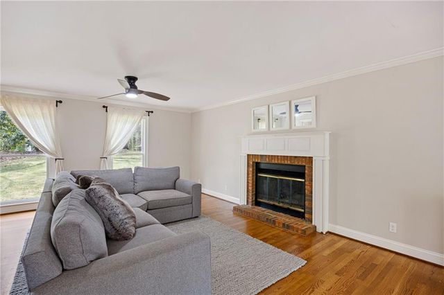 502 Riverview Court, Woodstock, GA 30188