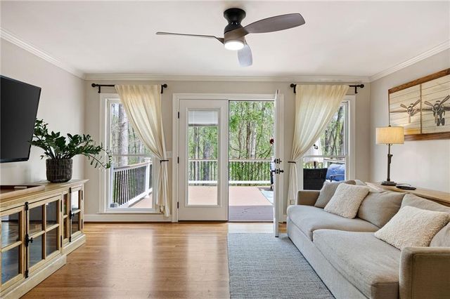 502 Riverview Court, Woodstock, GA 30188