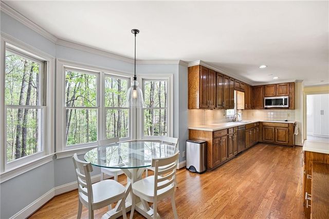 502 Riverview Court, Woodstock, GA 30188