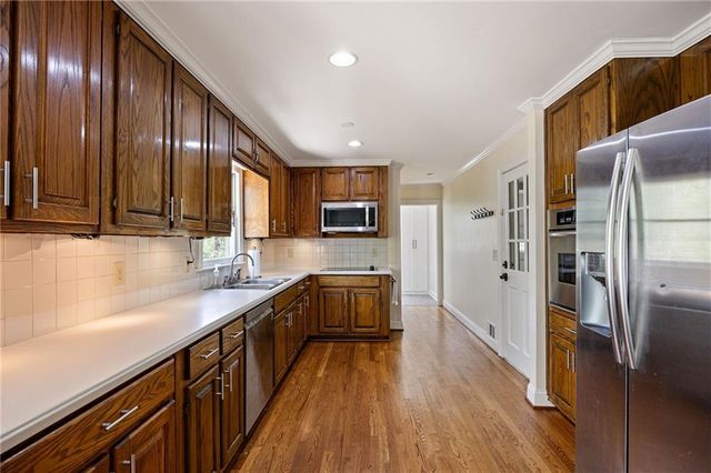 502 Riverview Court, Woodstock, GA 30188