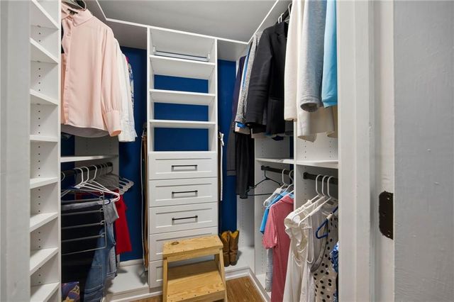 502 Riverview Court, Woodstock, GA 30188