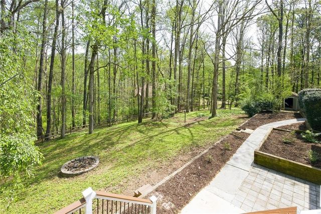 502 Riverview Court, Woodstock, GA 30188