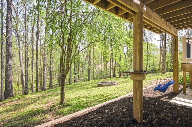 502 Riverview Court, Woodstock, GA 30188