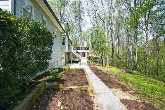 502 Riverview Court, Woodstock, GA 30188