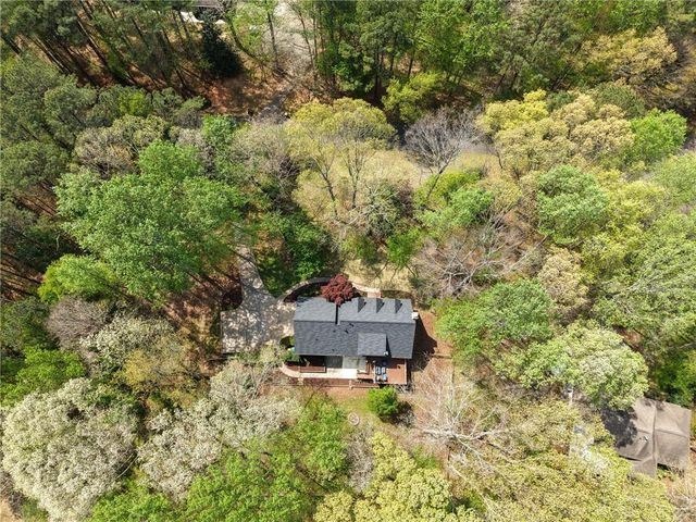 502 Riverview Court, Woodstock, GA 30188