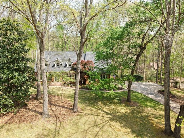 502 Riverview Court, Woodstock, GA 30188